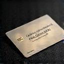 Elegante Membercard mit Switzerland Logo auf dunklem Hintergrund